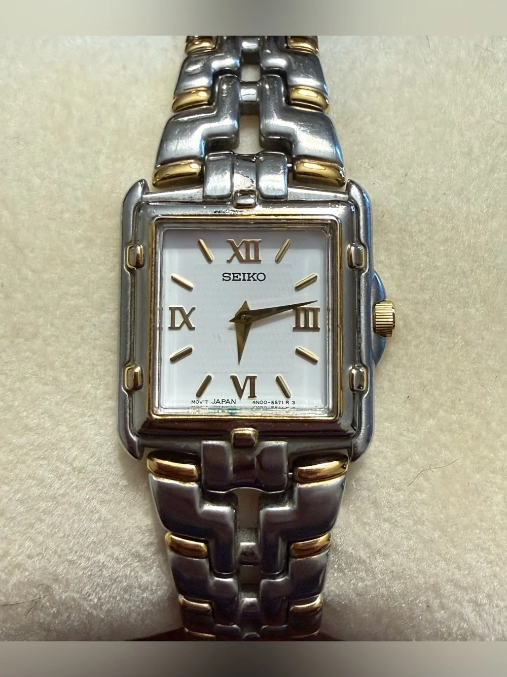 Vintage Women’s Two Tone Seiko Square Face Watch 4N00-7049 Japan